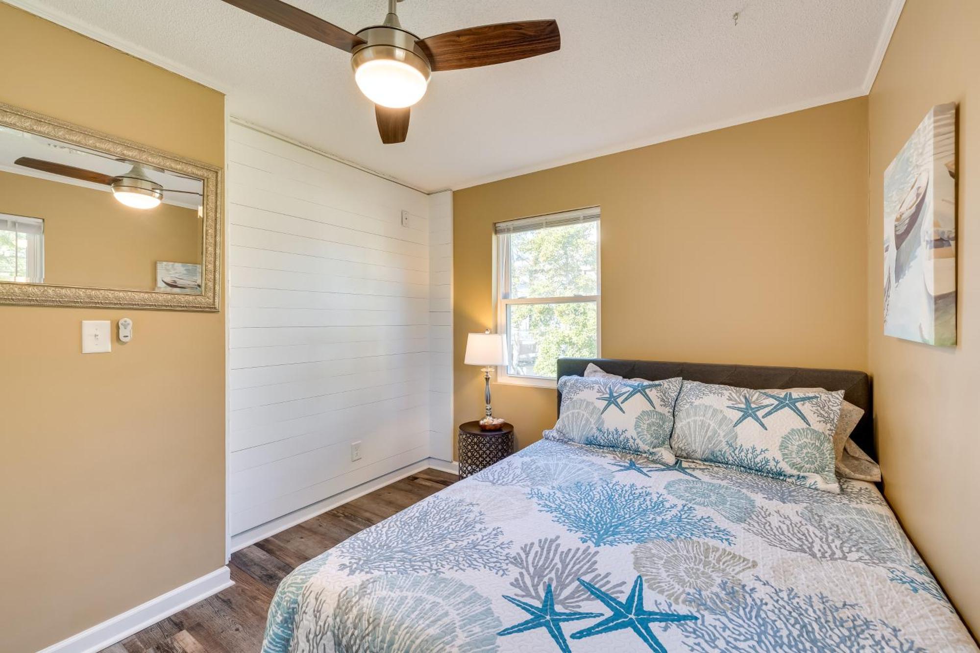 Lovely Emerald Isle Home, Walk To Beach! Exteriér fotografie