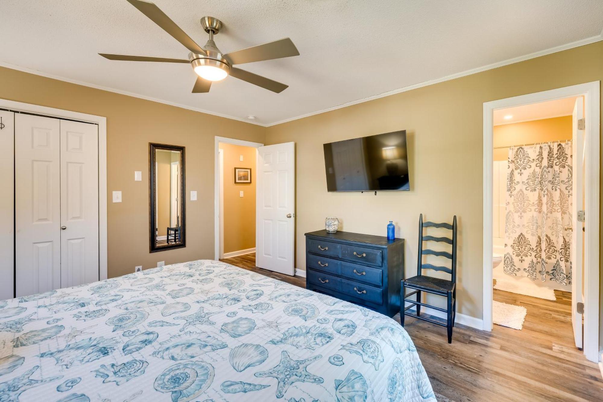 Lovely Emerald Isle Home, Walk To Beach! Exteriér fotografie