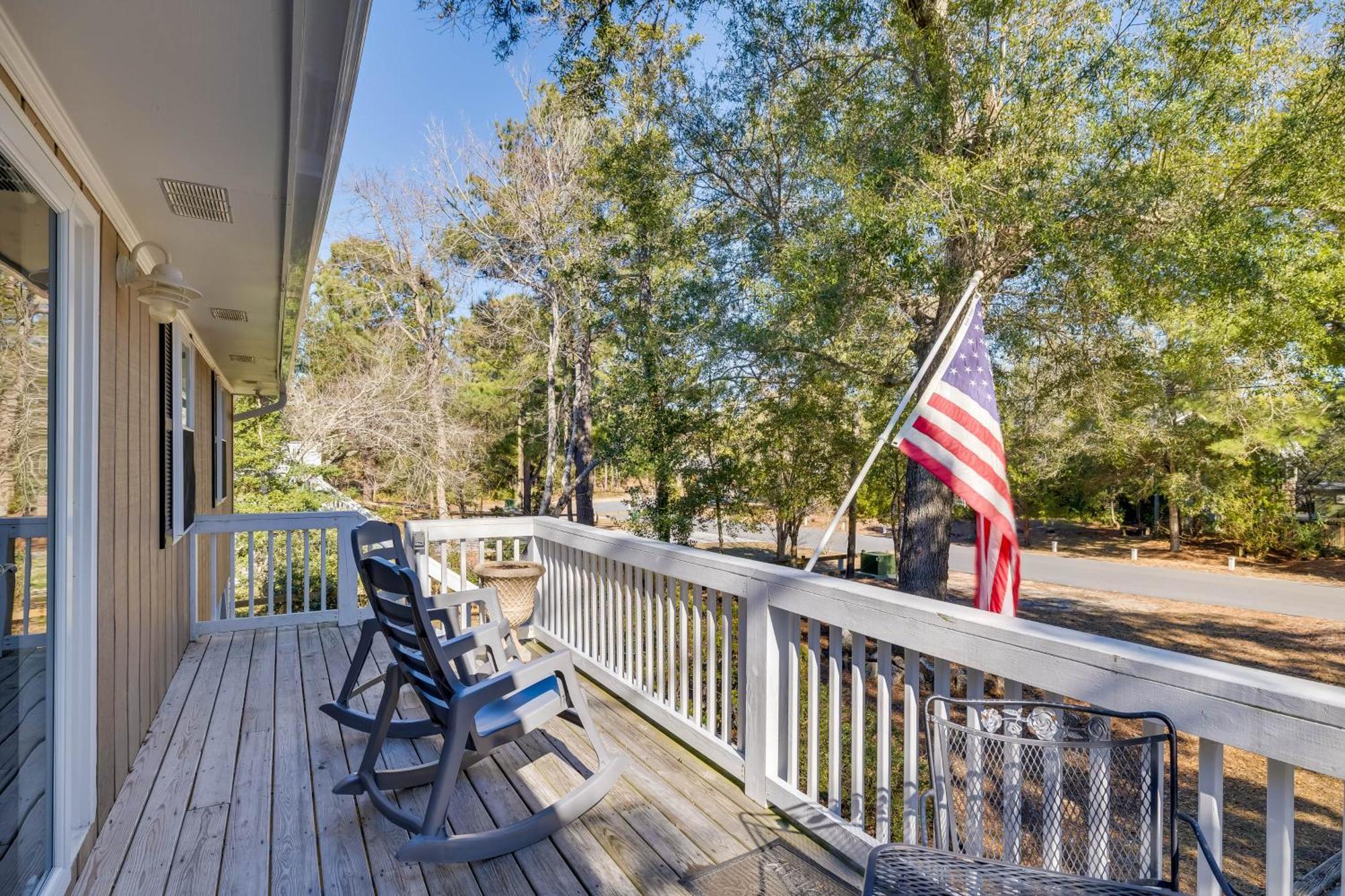 Lovely Emerald Isle Home, Walk To Beach! Exteriér fotografie