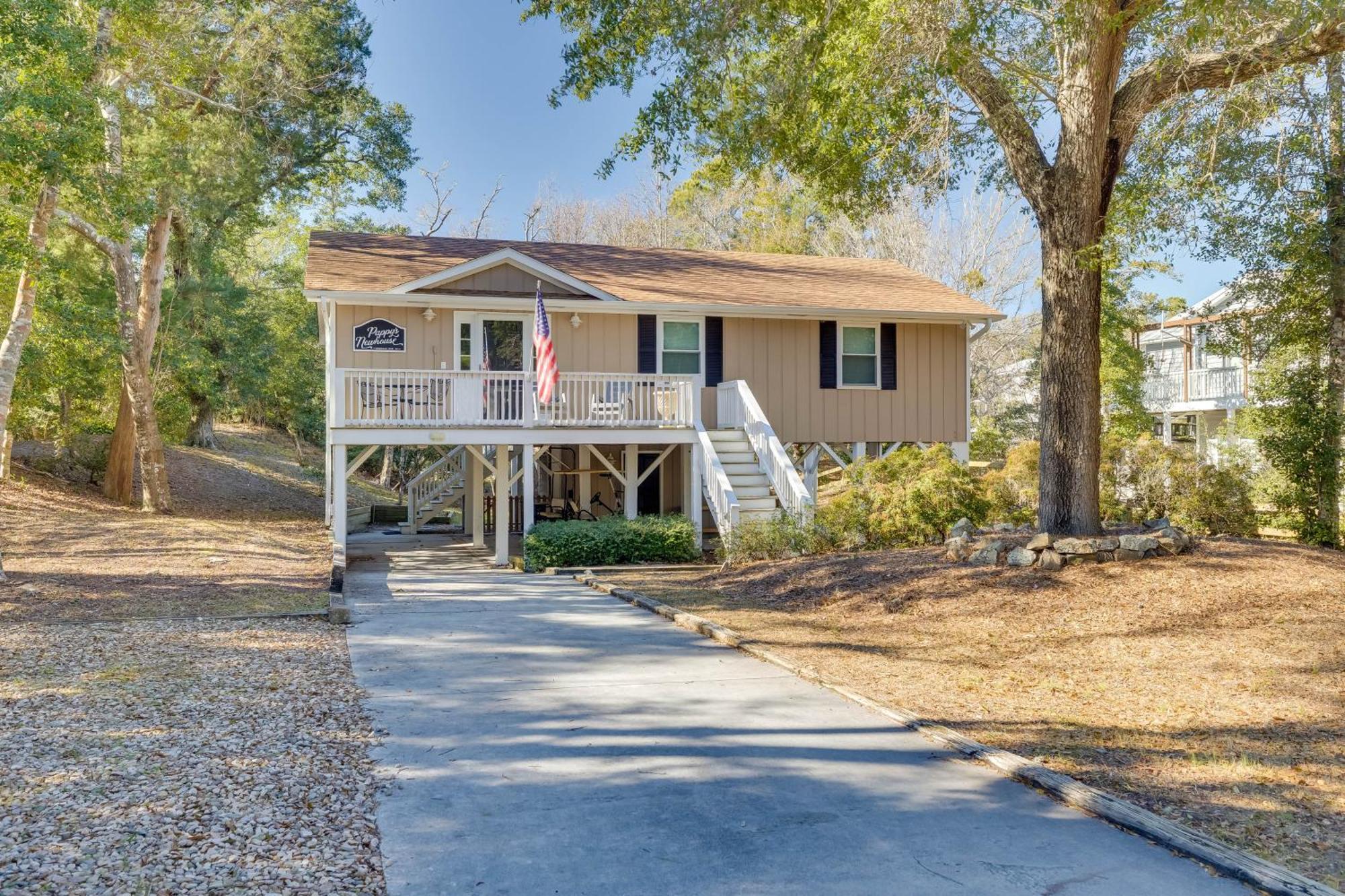Lovely Emerald Isle Home, Walk To Beach! Exteriér fotografie